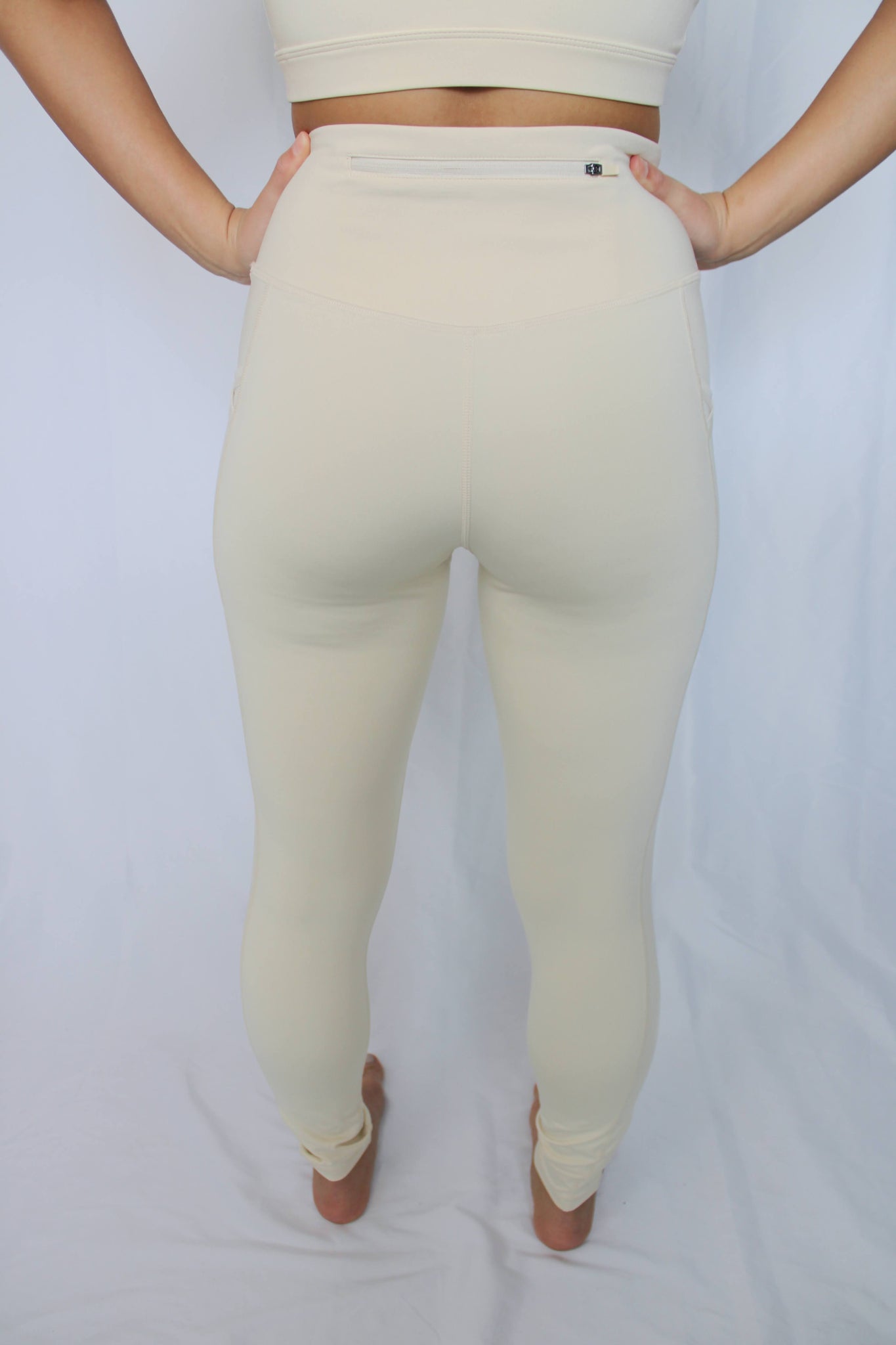 NEW Zip-up Sports Bra FULL SET - Cream