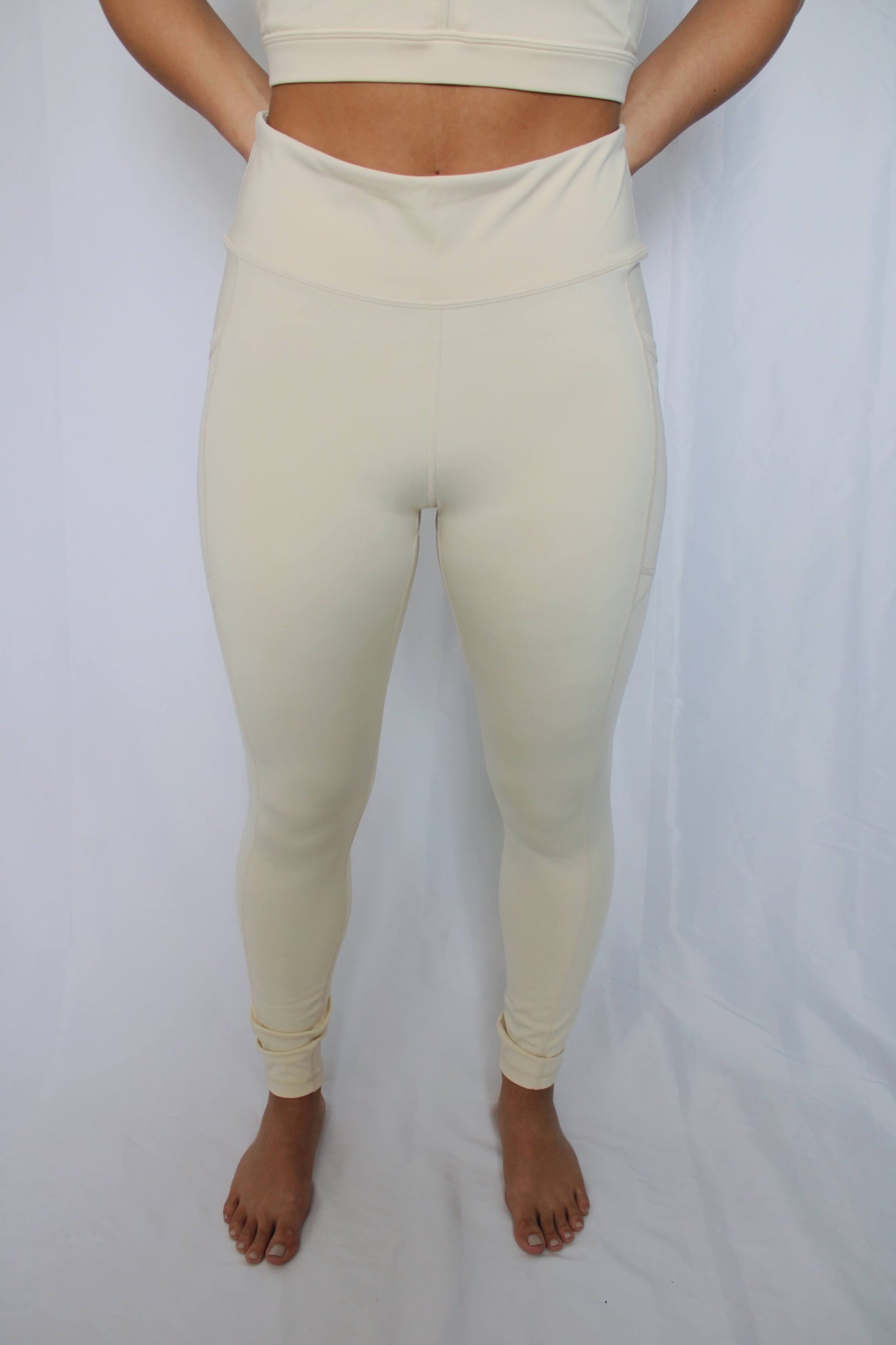 NEW Zip-up Sports Bra FULL SET - Cream